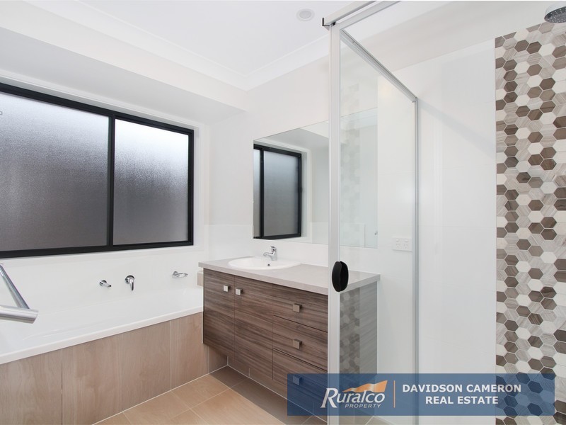 13 Bellbird Court, Tamworth NSW 2340