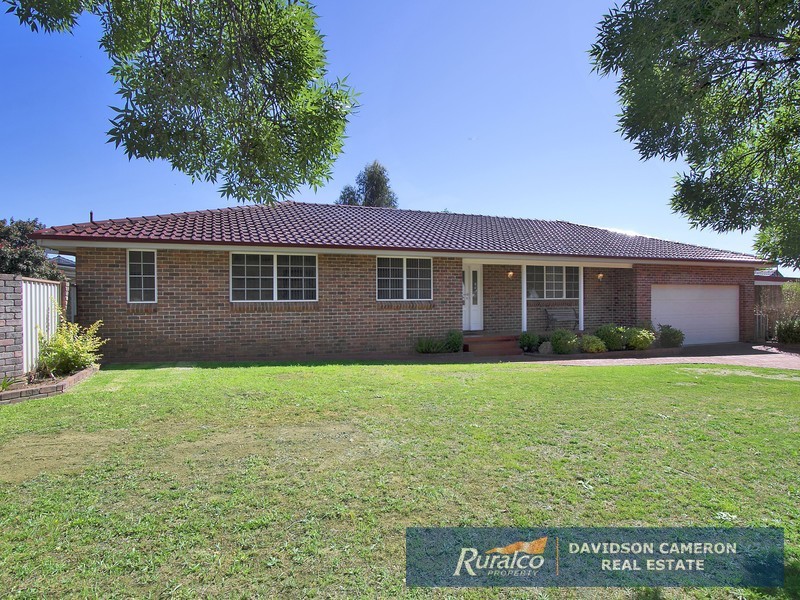 28 Banjos Circuit, Tamworth NSW 2340