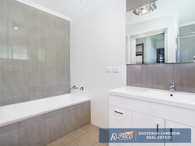 28 Banjos Circuit, Tamworth NSW 2340