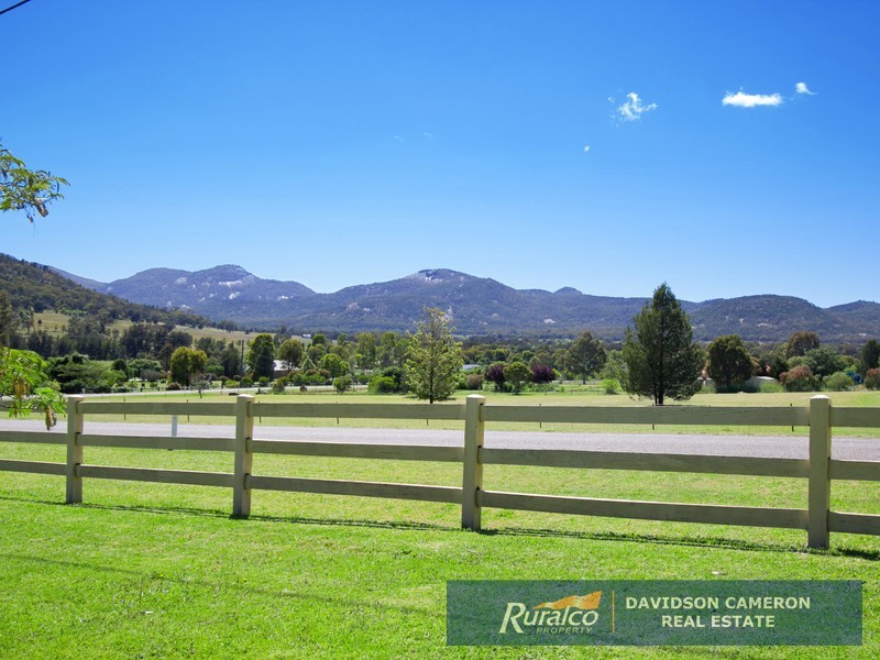 253 Catherine Way, Tamworth NSW 2340