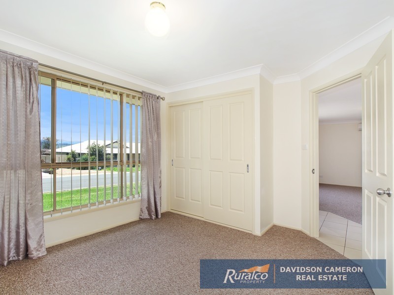 5 Warburton Drive, Tamworth NSW 2340
