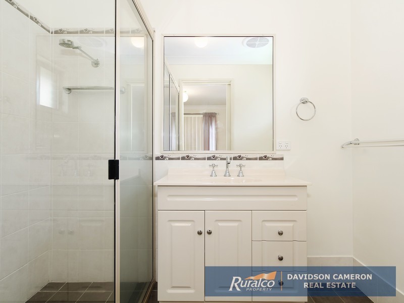 5 Warburton Drive, Tamworth NSW 2340