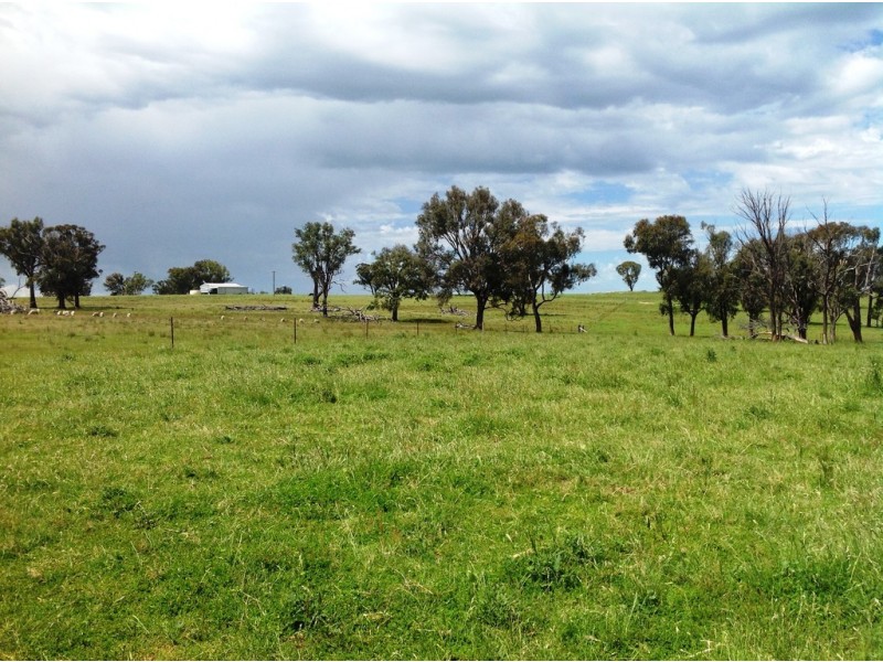 “Clifton” New England Highway, Bendemeer NSW 2355