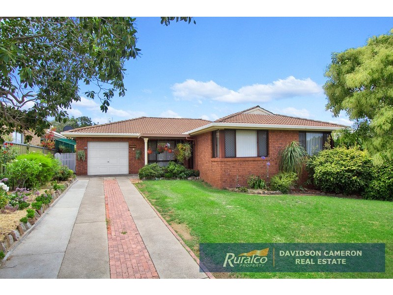 61 Amaroo Drive, Tamworth NSW 2340