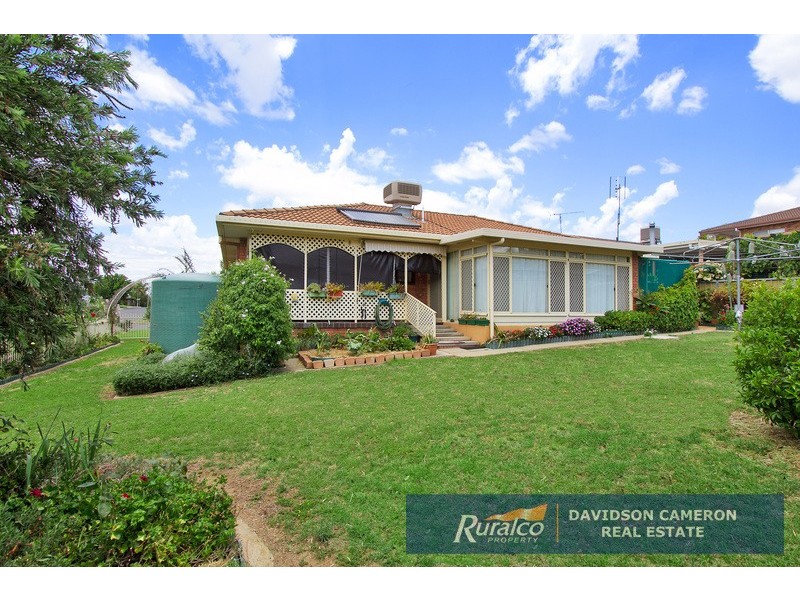 61 Amaroo Drive, Tamworth NSW 2340