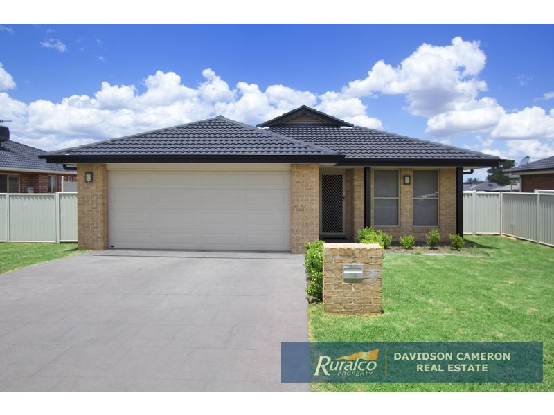19 Lindsay Road, Tamworth NSW 2340
