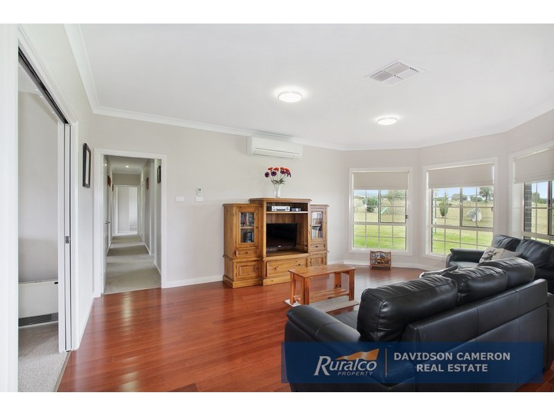 15 Woodswallow Close, Tamworth NSW 2340