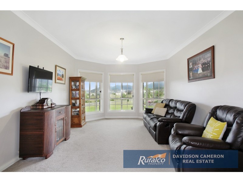 15 Woodswallow Close, Tamworth NSW 2340