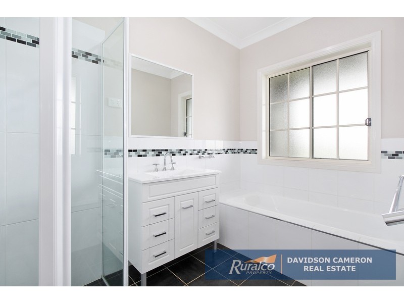 15 Woodswallow Close, Tamworth NSW 2340