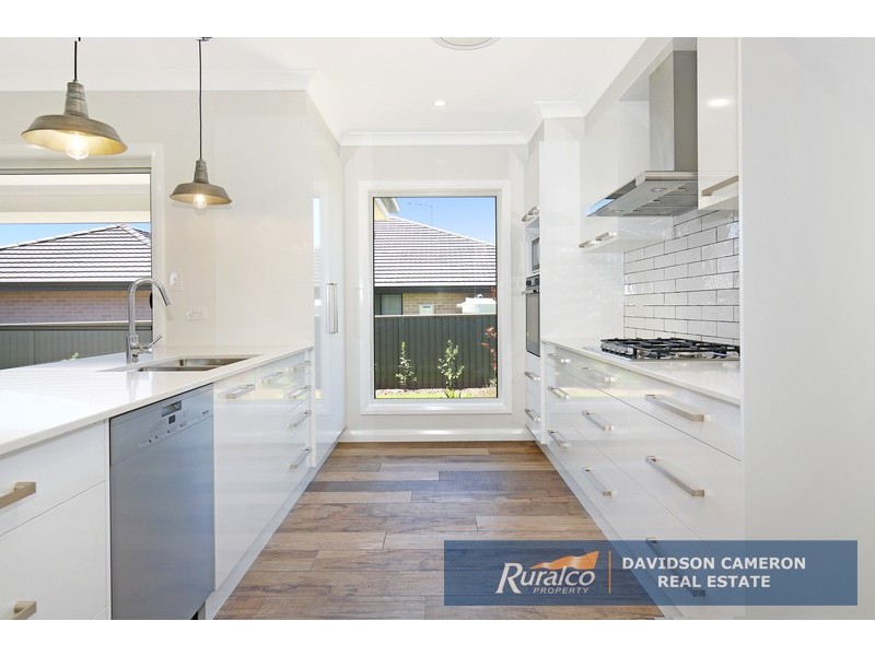 19 Grand Meadows Drive, Tamworth NSW 2340