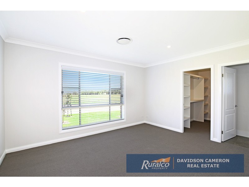 19 Grand Meadows Drive, Tamworth NSW 2340