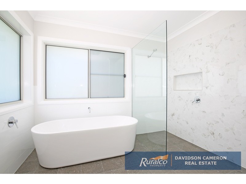 19 Grand Meadows Drive, Tamworth NSW 2340