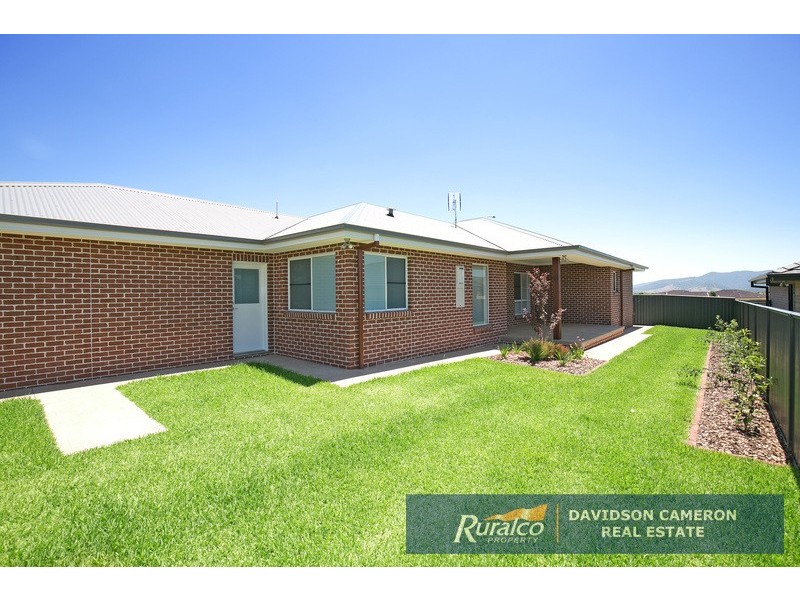 19 Grand Meadows Drive, Tamworth NSW 2340