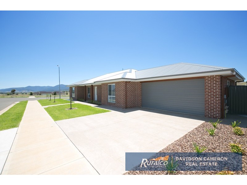 19 Grand Meadows Drive, Tamworth NSW 2340