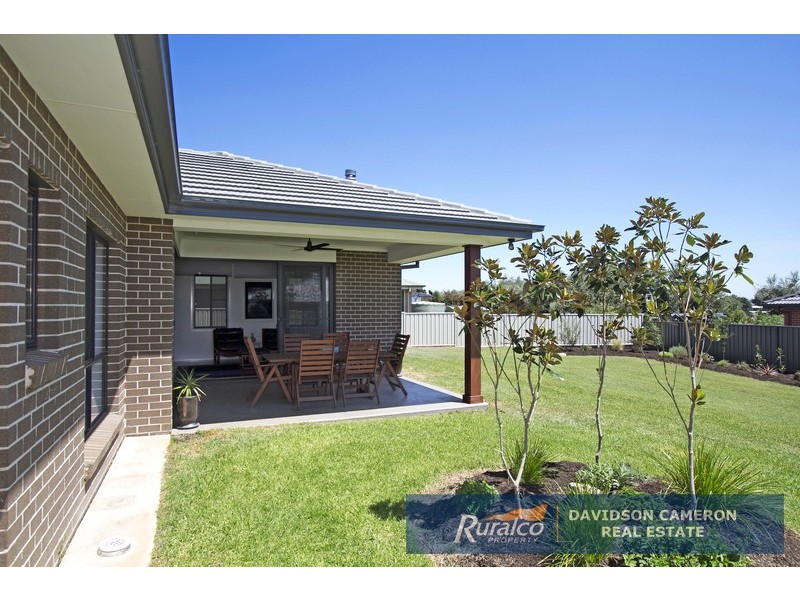 48 Warrah Drive, Tamworth NSW 2340