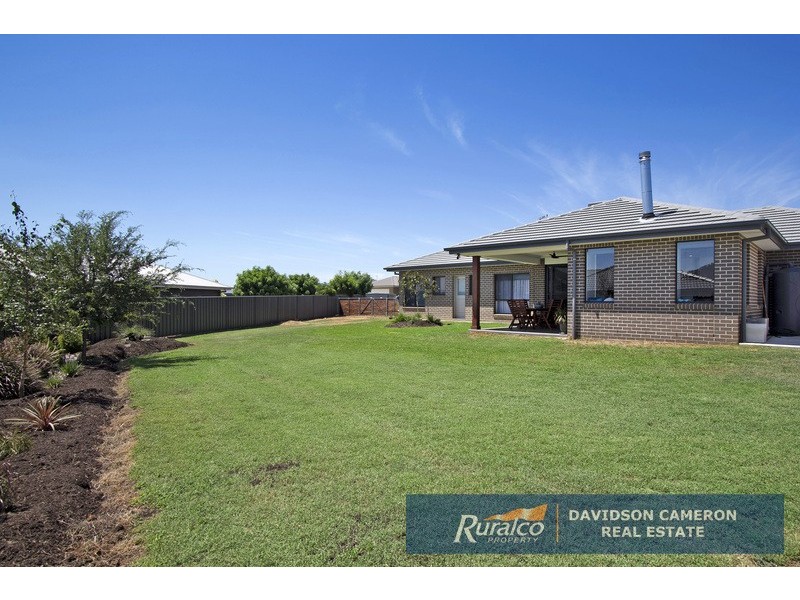 48 Warrah Drive, Tamworth NSW 2340