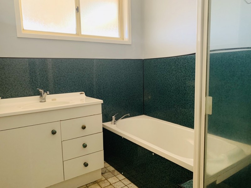 13 Lawson Place, Tamworth NSW 2340