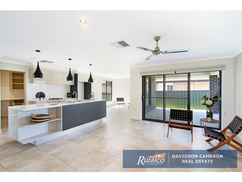 47 Warrah Drive, Tamworth NSW 2340