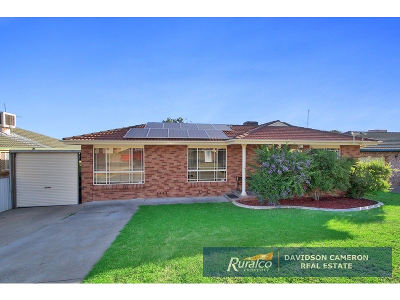 81 Glengarvin Drive, Tamworth NSW 2340