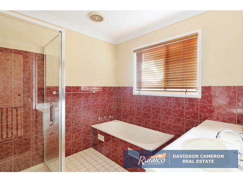 81 Glengarvin Drive, Tamworth NSW 2340