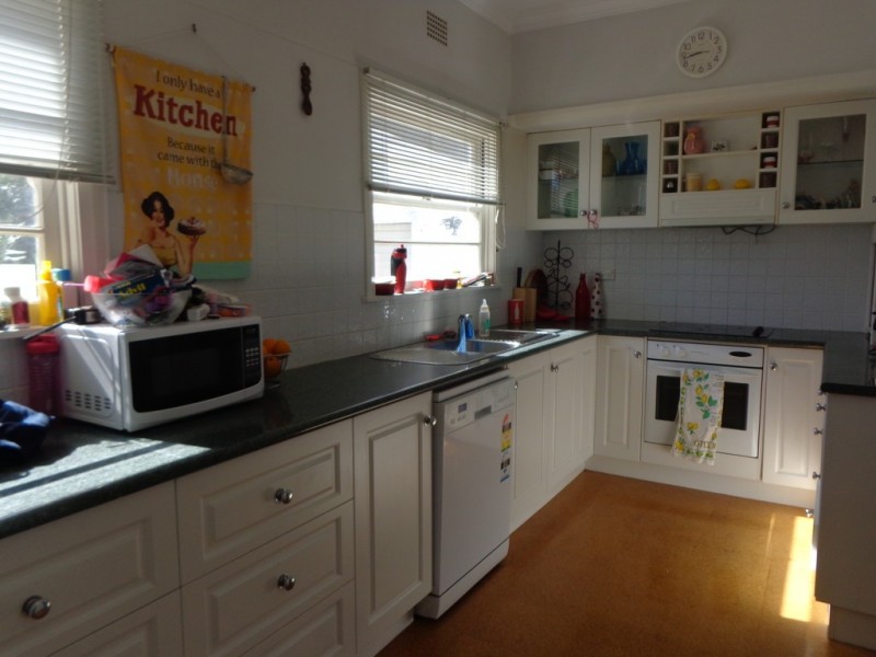 19 Victoria Street, Tamworth NSW 2340