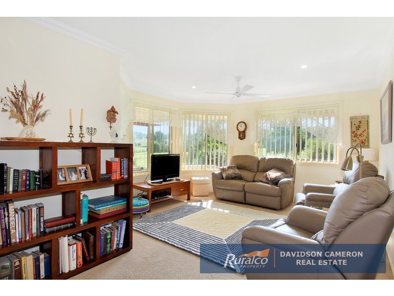 22 Meadowbanks Drive, Tamworth NSW 2340