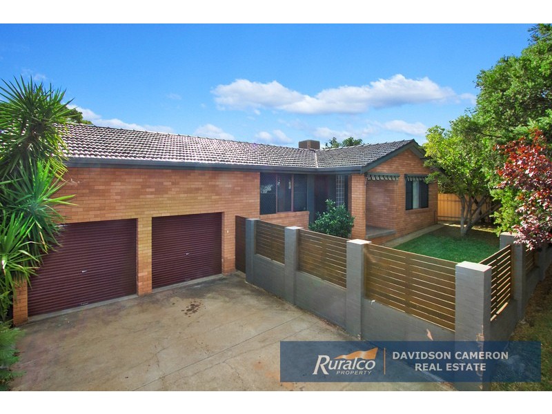 15 Woodburn Way, Tamworth NSW 2340