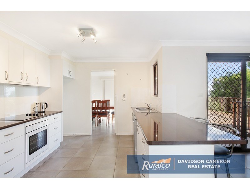 15 Woodburn Way, Tamworth NSW 2340