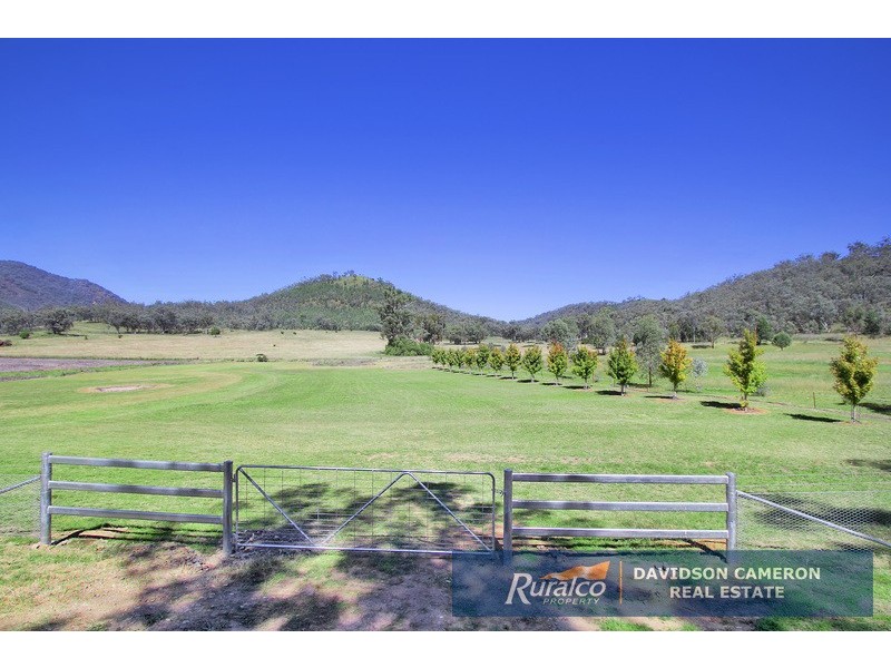 94 Woodside Chase, Kootingal NSW 2352