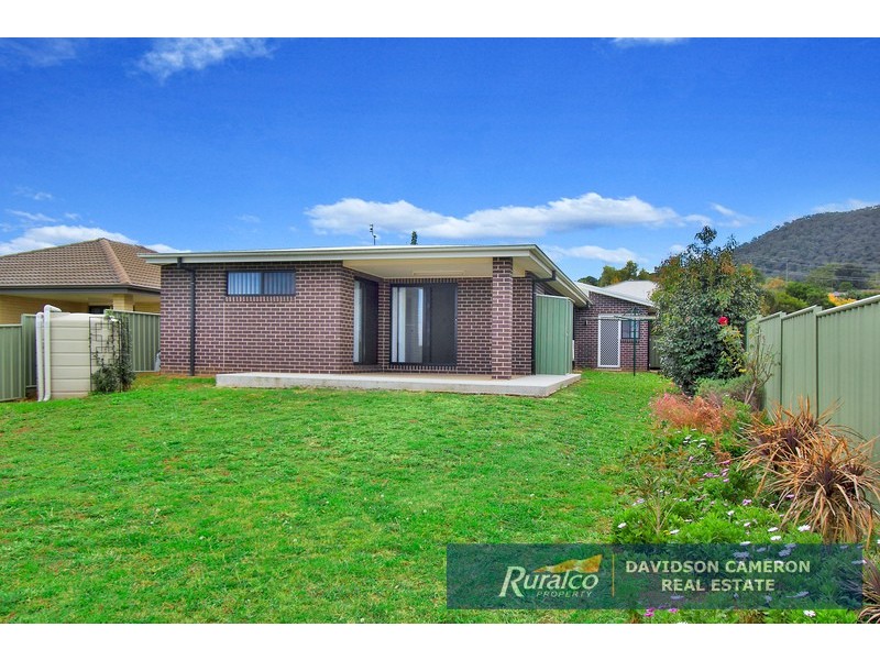11 Emerald Avenue, Tamworth NSW 2340