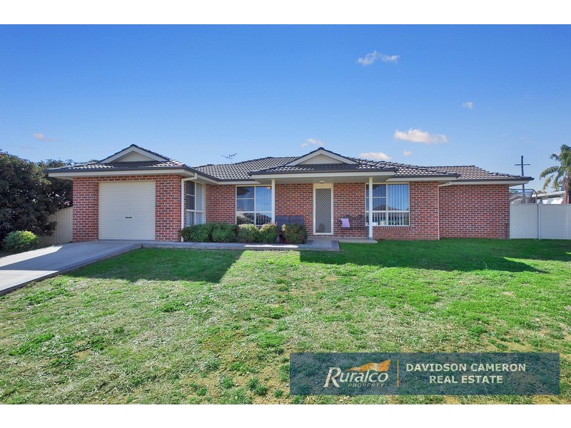 11 Karenvar Avenue, Tamworth NSW 2340