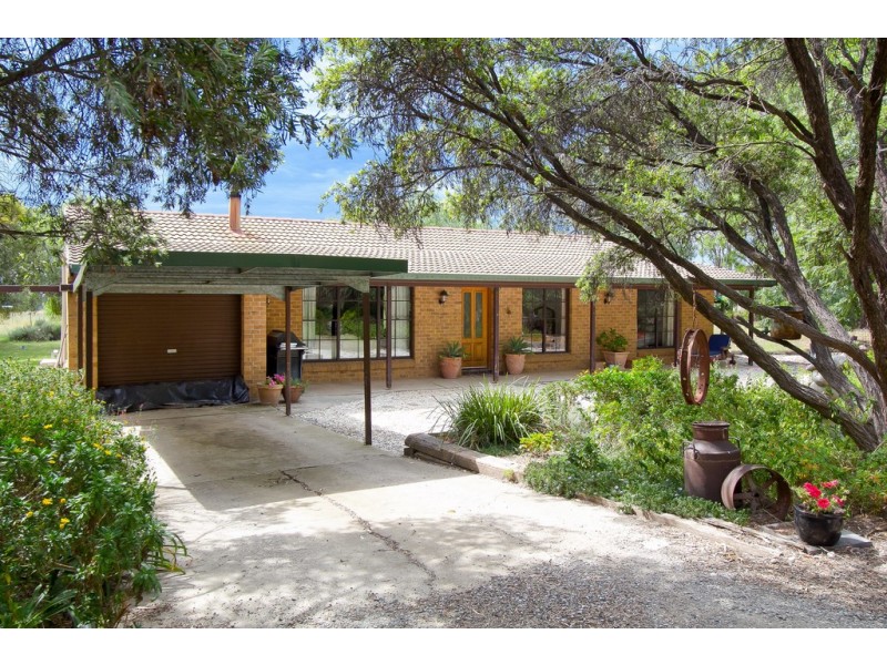 69-71 Regans Road, Tamworth NSW 2340