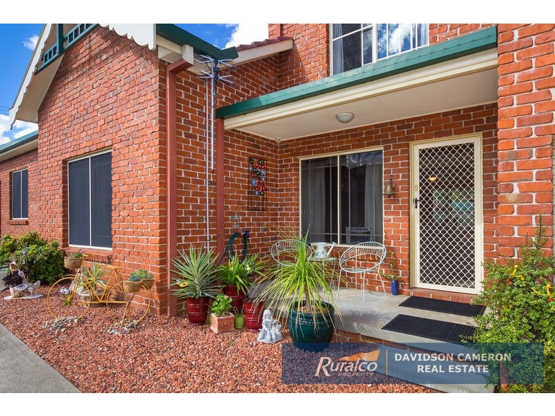2/4 Cowper Close, Tamworth NSW 2340