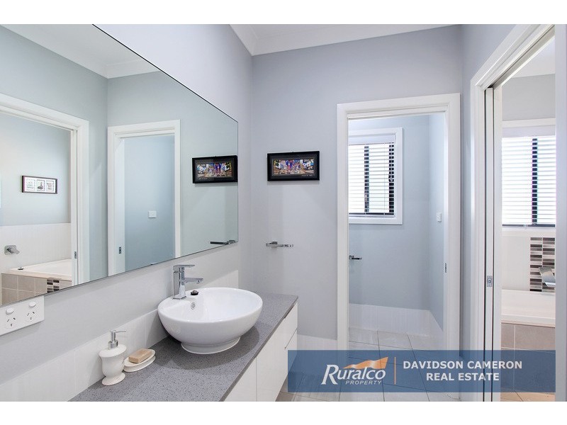 4 Sanctuary Place, Tamworth NSW 2340