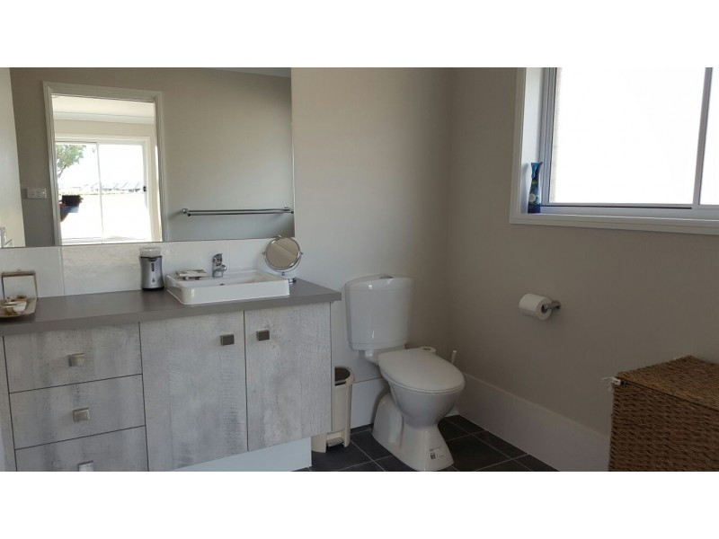 100A The Heights, Tamworth NSW 2340