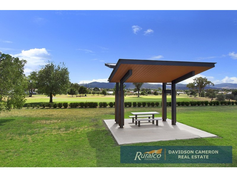 6 Sanctuary Place, Tamworth NSW 2340