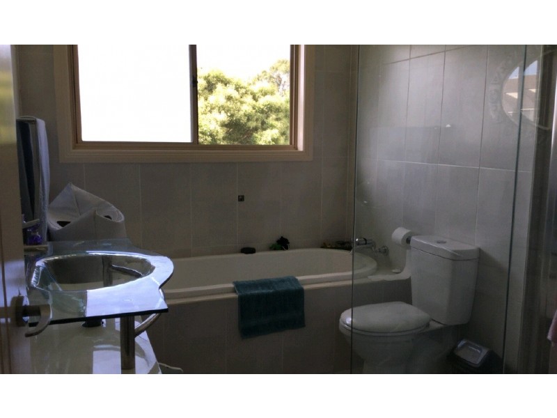 2/9 The Grove, Tamworth NSW 2340