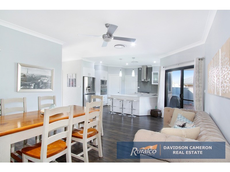 4 Sanctuary Place, Tamworth NSW 2340