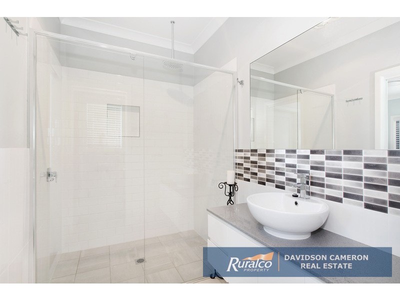 4 Sanctuary Place, Tamworth NSW 2340