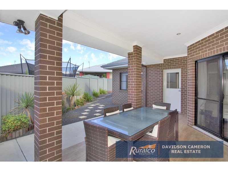 4 Sanctuary Place, Tamworth NSW 2340