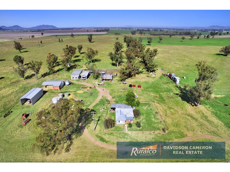 “Roslyn” 100 Leys Road, Piallaway NSW 2342