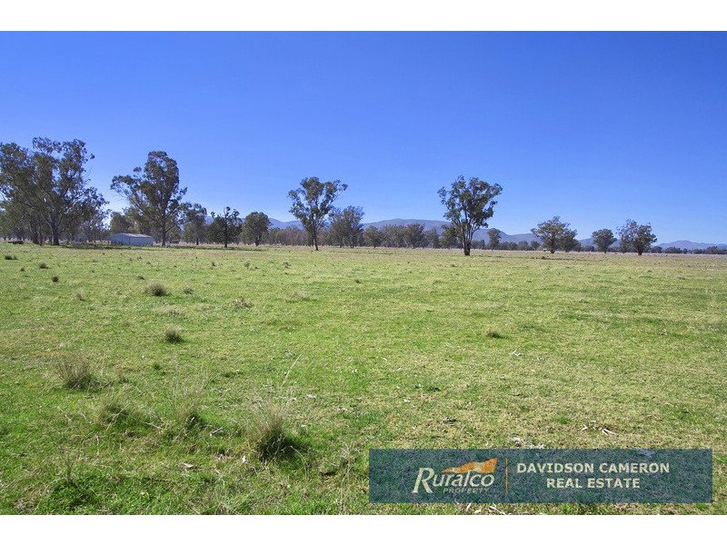 “Roslyn” 100 Leys Road, Piallaway NSW 2342
