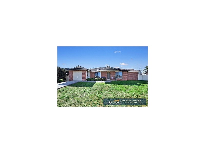 11 Karenvar Avenue, Tamworth NSW 2340