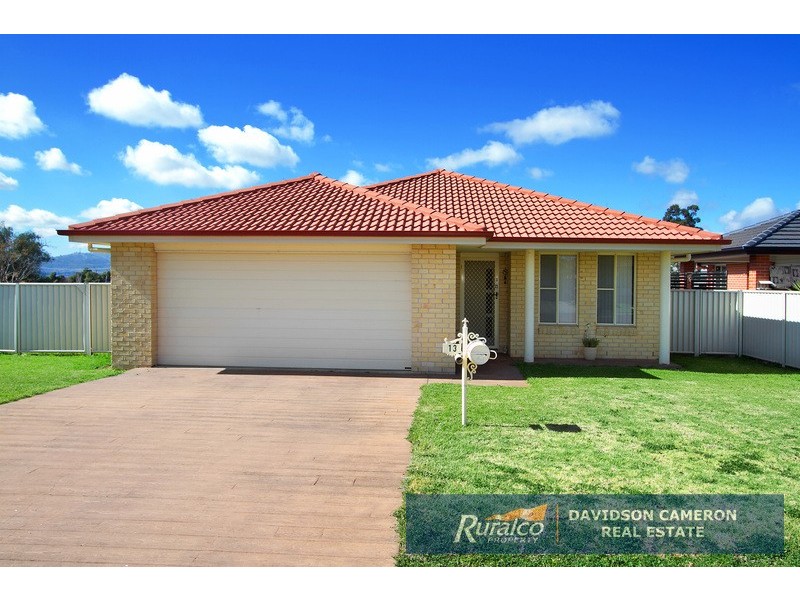 13 Lindsay Road, Tamworth NSW 2340