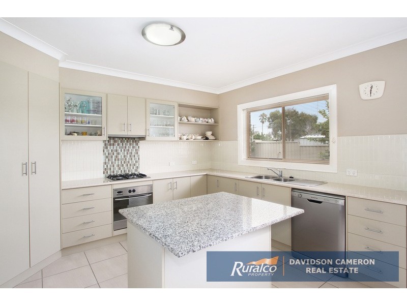 42 Campbell Road, Tamworth NSW 2340
