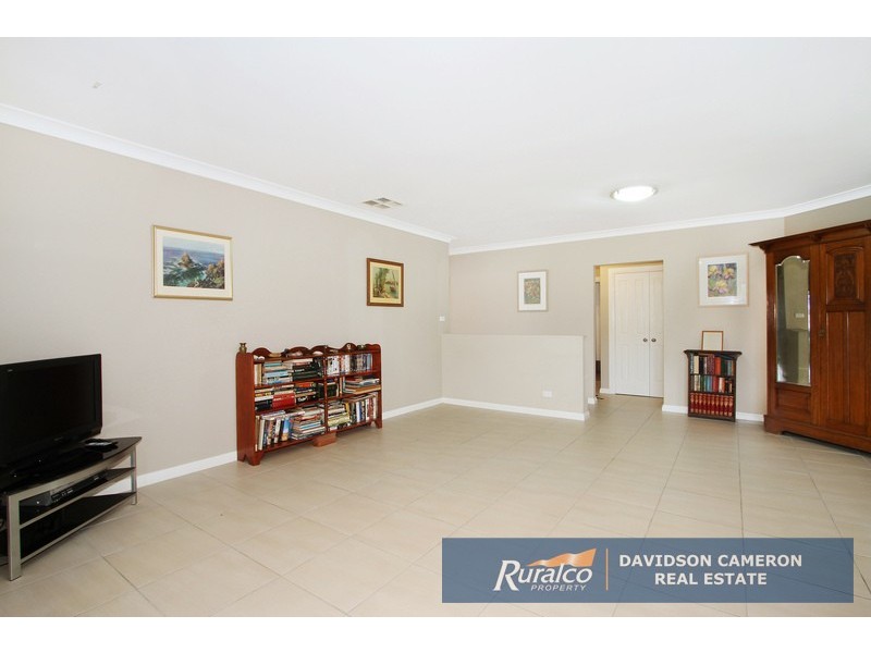 42 Campbell Road, Tamworth NSW 2340