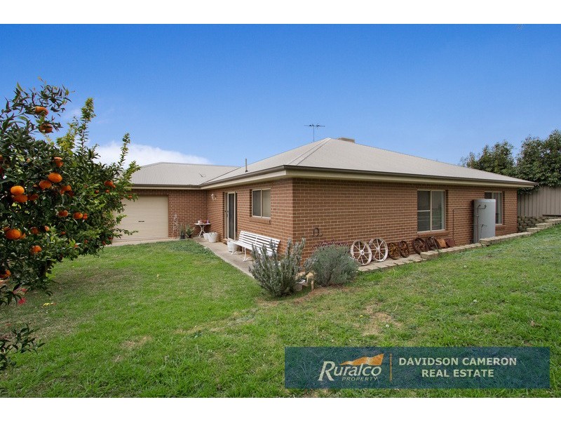 42 Campbell Road, Tamworth NSW 2340