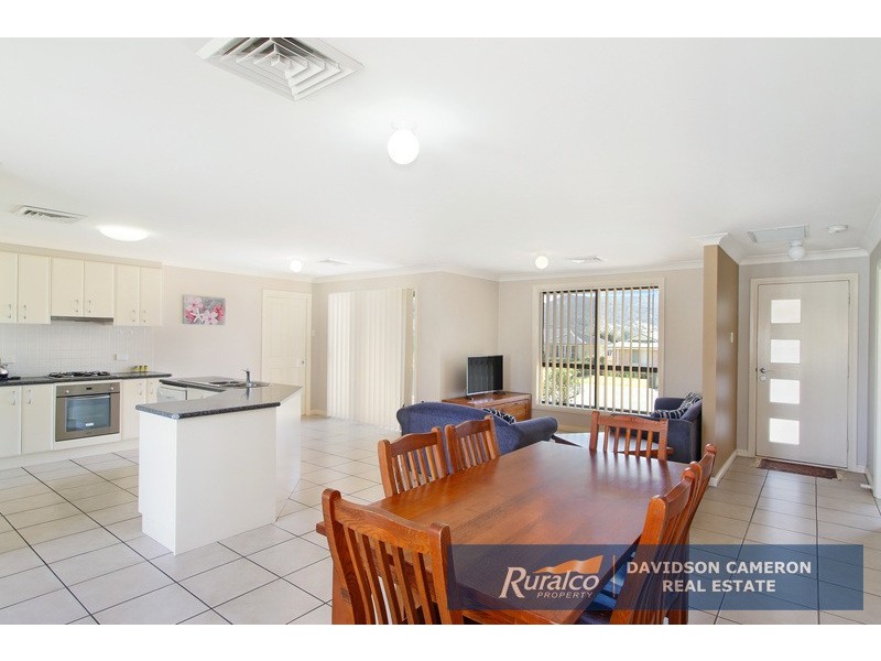 33 Warrah Drive, Tamworth NSW 2340