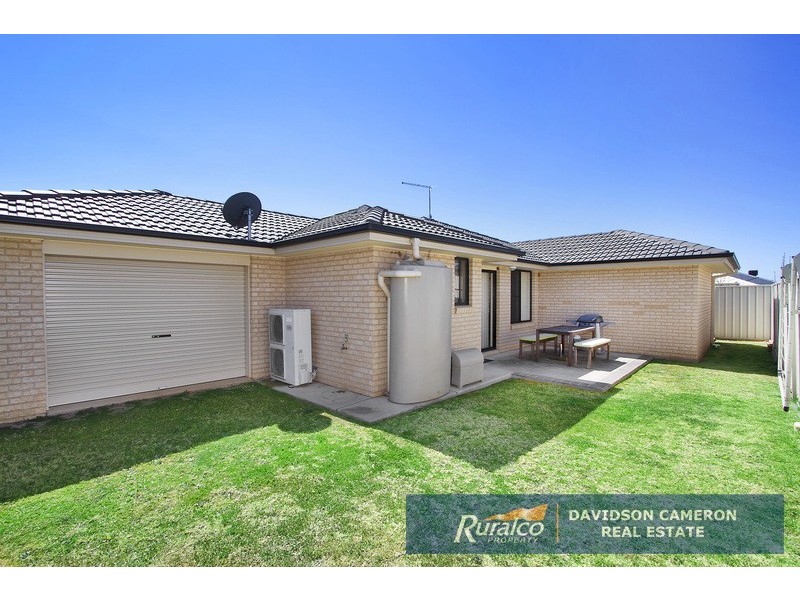 33 Warrah Drive, Tamworth NSW 2340