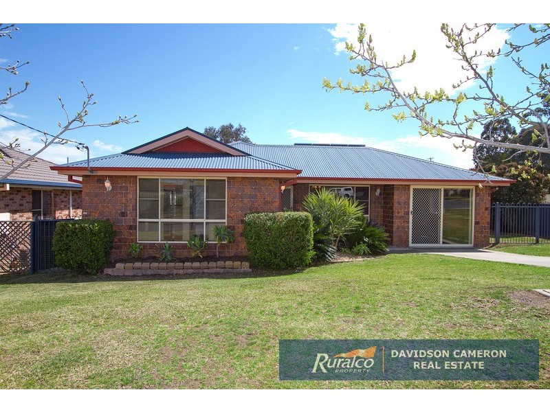 113 Glengarvin Drive, Tamworth NSW 2340